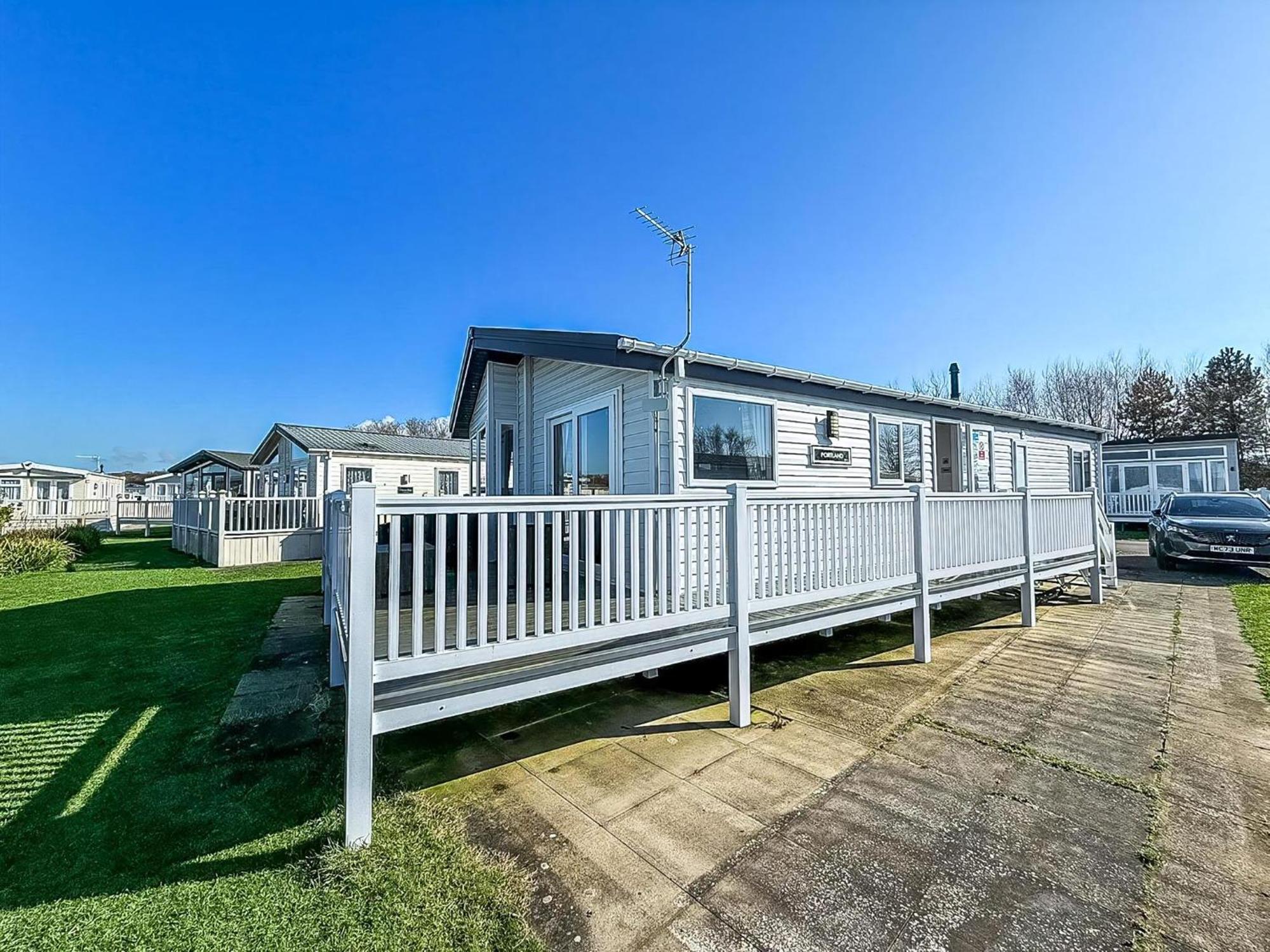 Beautiful With Decking In At Manor Park Ref 23195k *
